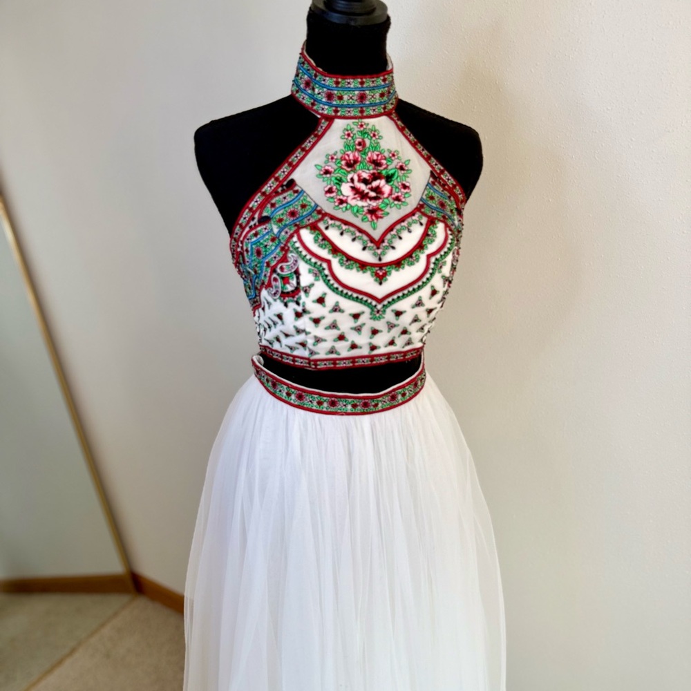 Sherri Hill 72171 Beaded Halter Ball Gown White Prom Dress Size 4